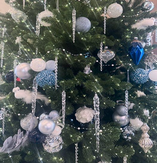 Новогодняя елка в отеле LEGENDA Ust-Labinsk